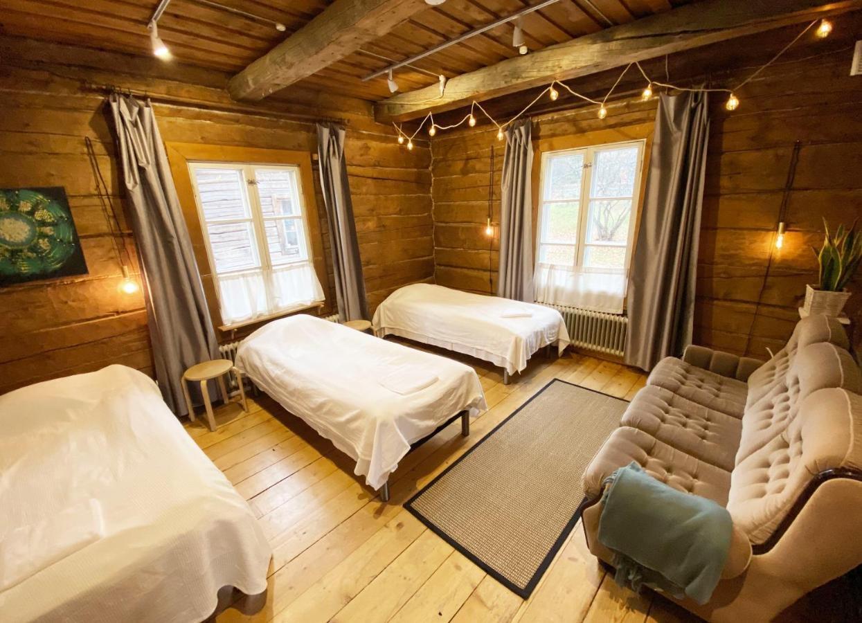 Lauri Historical Log House Manor 호텔 로바니에미 외부 사진