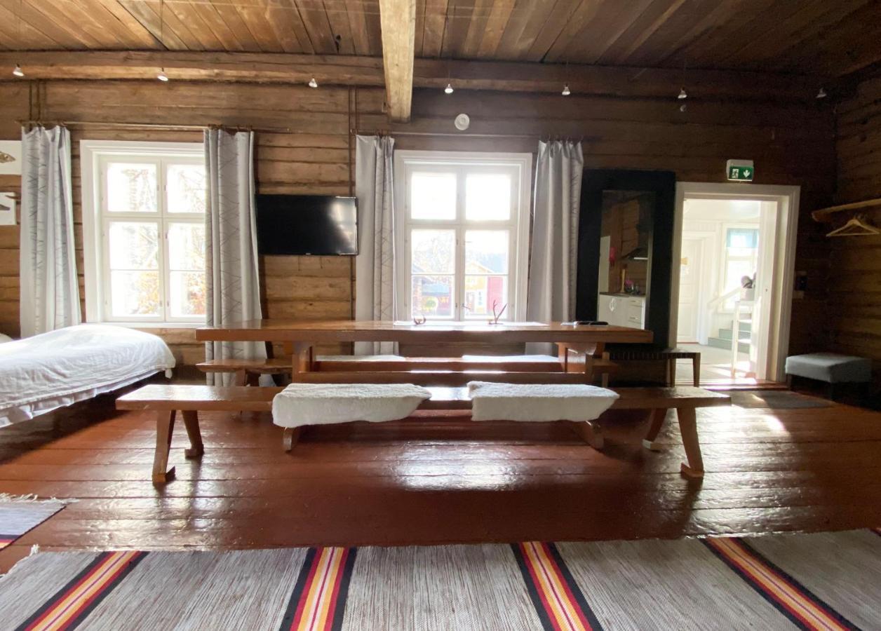 Lauri Historical Log House Manor 호텔 로바니에미 외부 사진