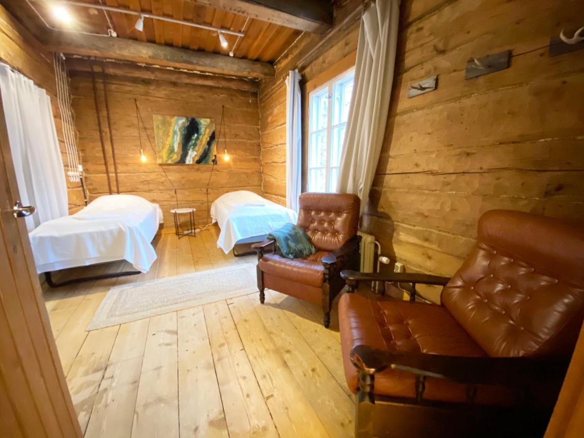 Lauri Historical Log House Manor 호텔 로바니에미 외부 사진