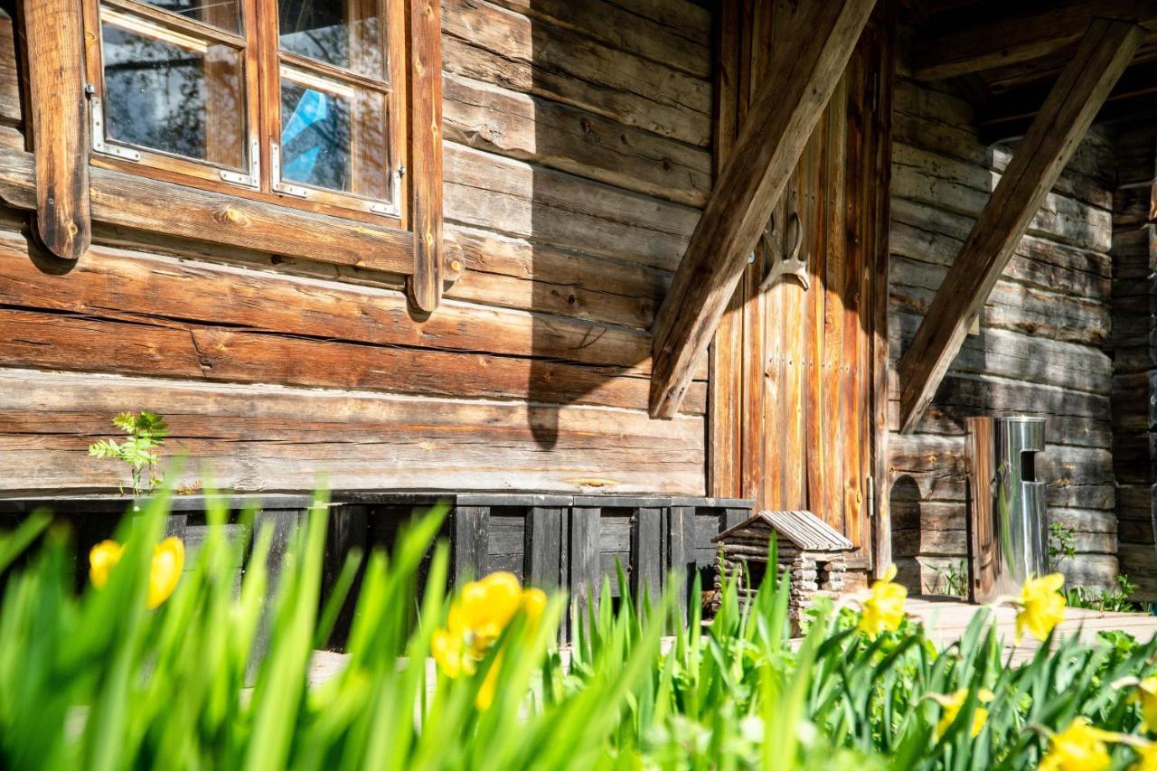 Lauri Historical Log House Manor 호텔 로바니에미 외부 사진