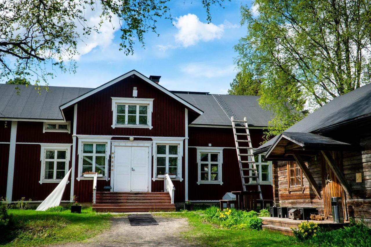 Lauri Historical Log House Manor 호텔 로바니에미 외부 사진