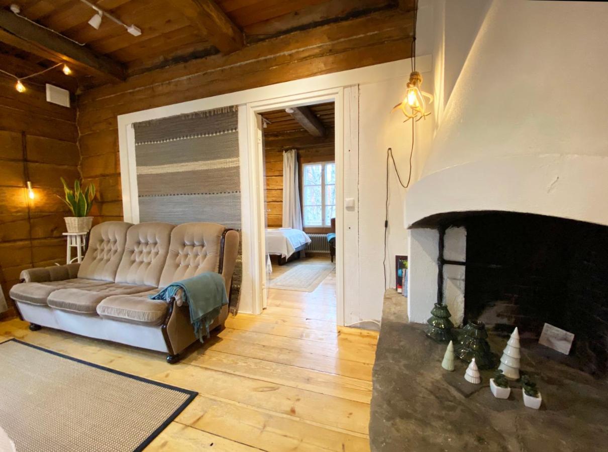 Lauri Historical Log House Manor 호텔 로바니에미 외부 사진