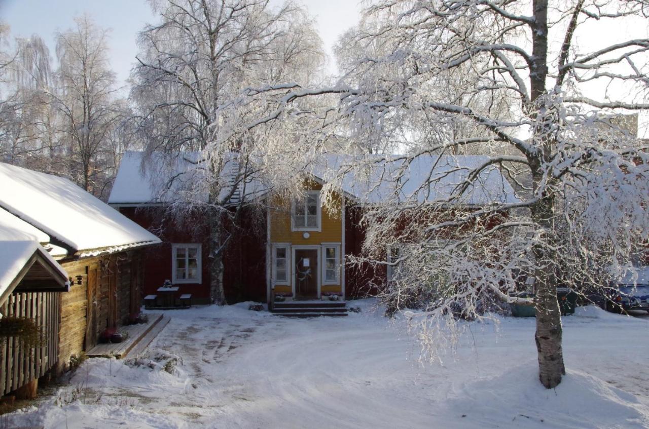 Lauri Historical Log House Manor 호텔 로바니에미 외부 사진