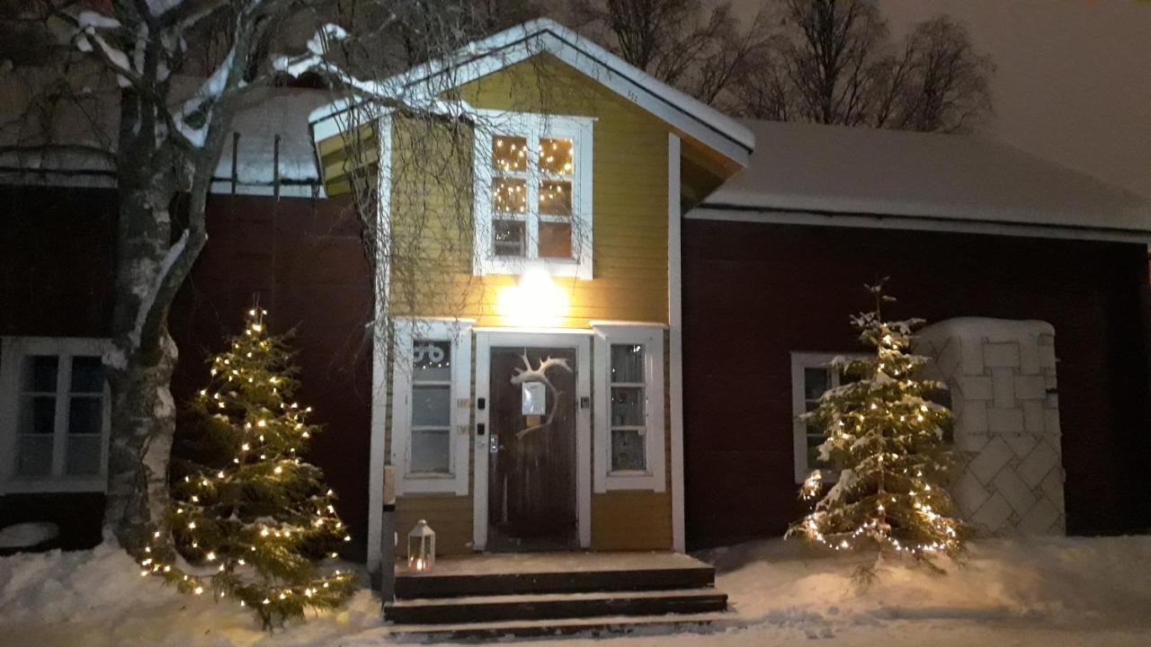 Lauri Historical Log House Manor 호텔 로바니에미 외부 사진