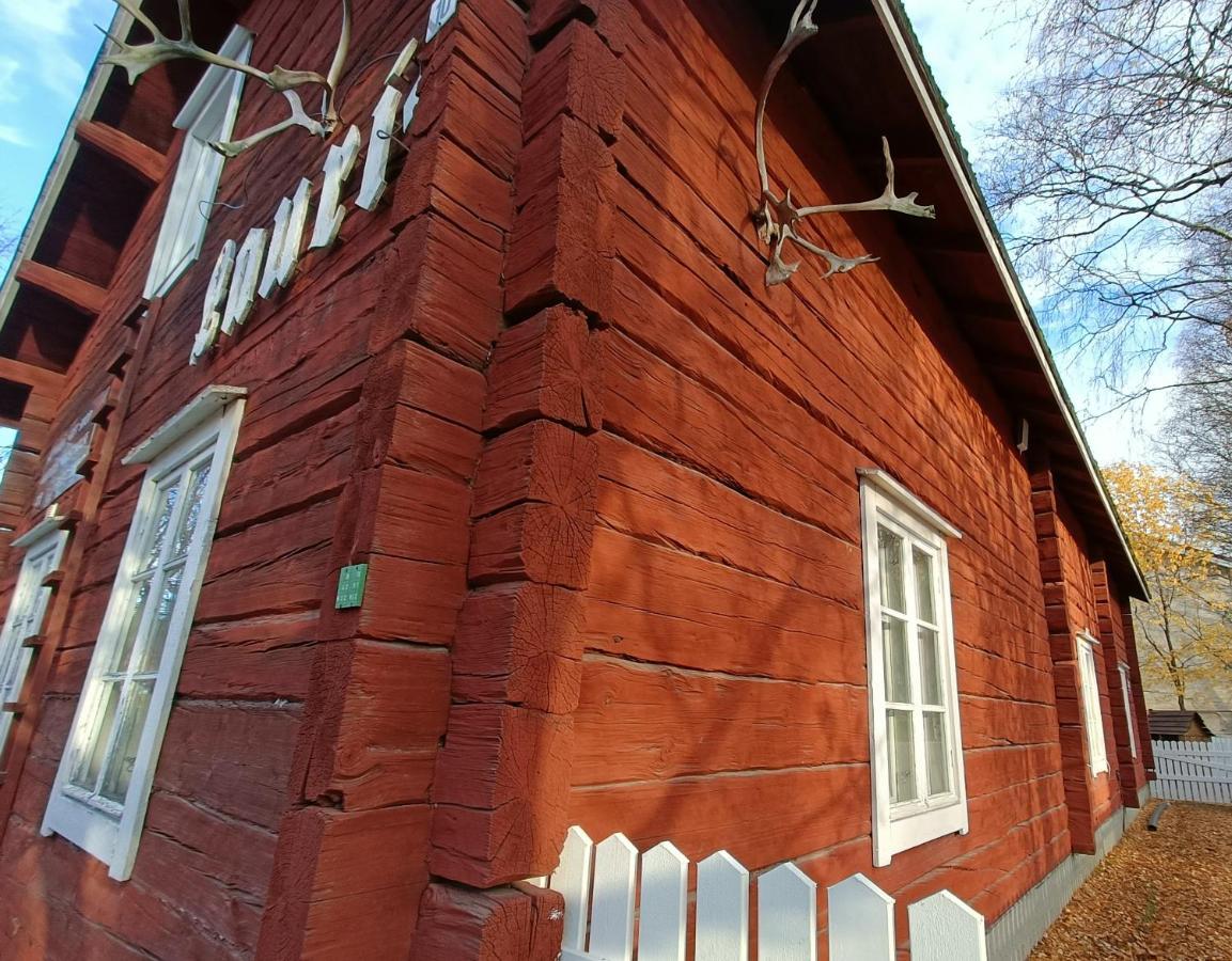 Lauri Historical Log House Manor 호텔 로바니에미 외부 사진