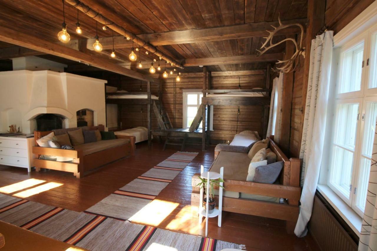 Lauri Historical Log House Manor 호텔 로바니에미 외부 사진