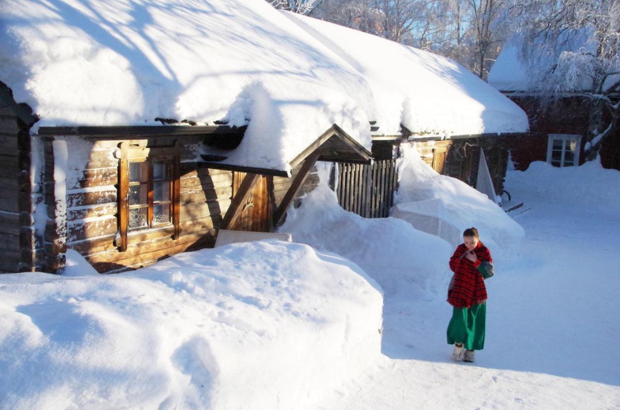 Lauri Historical Log House Manor 호텔 로바니에미 외부 사진
